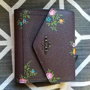 NWOT Authentic Coach small trifold wallet